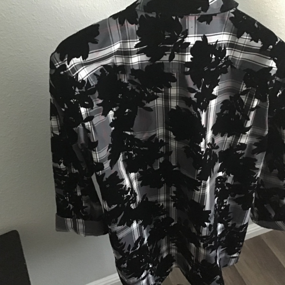 Shirt - Picture 2 of 7